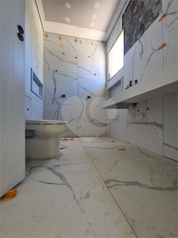 Casa à venda com 3 suítes no condomínio Terras de São Francisco, Vinhedo - SP