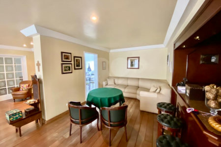 Apartamento à venda com 4 quartos, sendo 2 suítes, em Pinheiros, São Paulo, SP