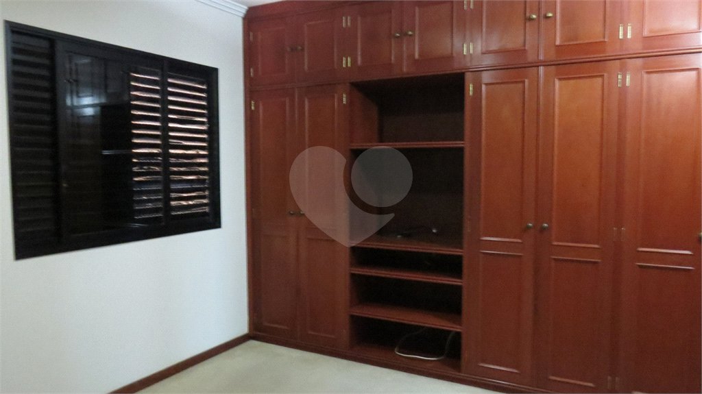 Apartamento à venda com 4 quartos, sendo 2 suítes,  em Cambuí, Campinas, SP