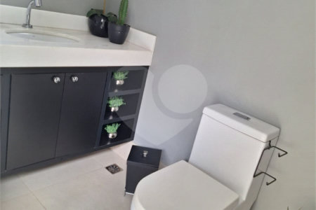 Casa à venda com 4 quartos, sendo 2 suítes, no condomínio Residencial Terras de Vinhedo, Vinhedo - SP
