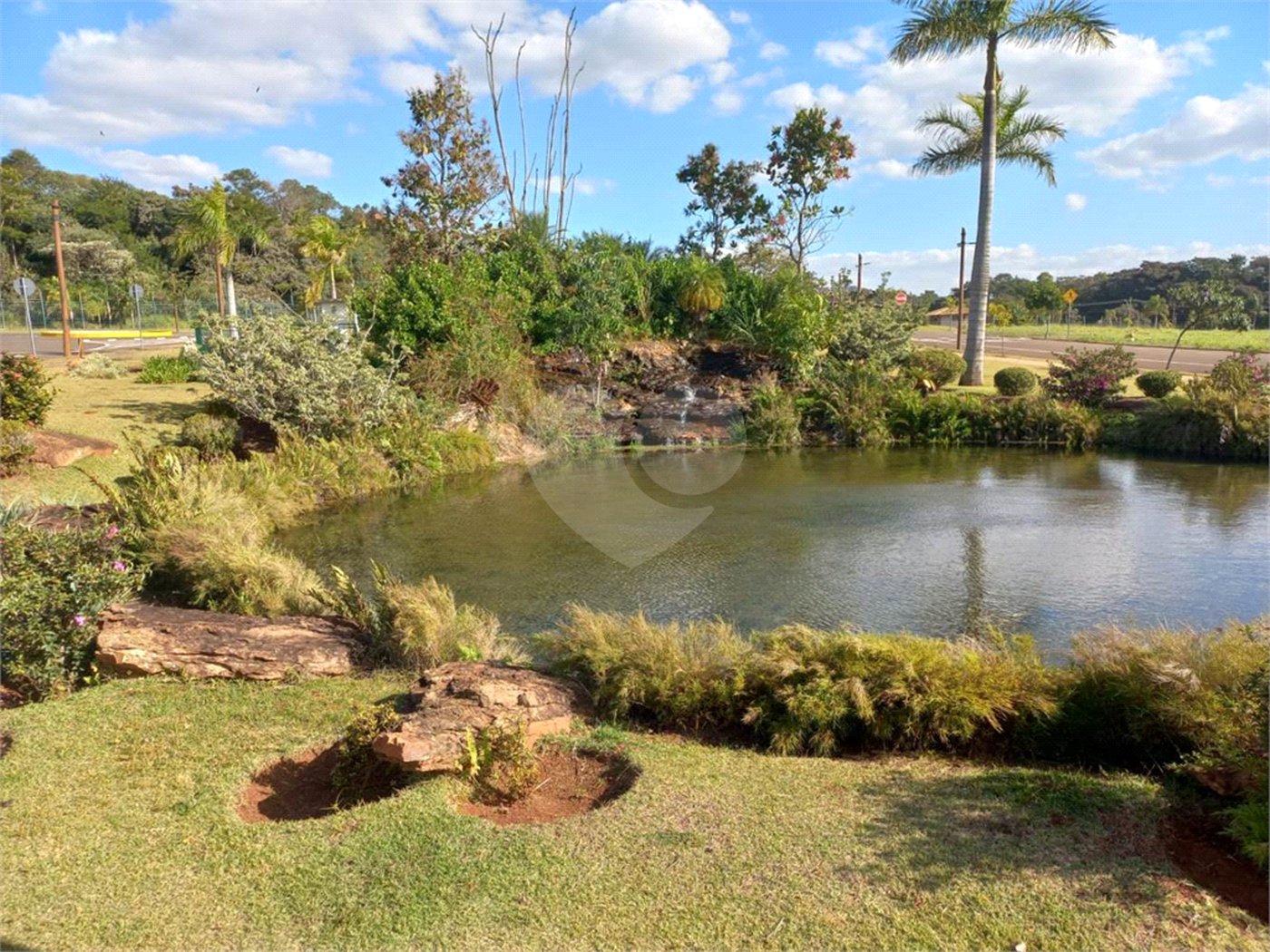 Terreno no Condomínio Damha Golf.