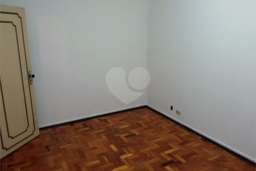 Excelente Sobrado com 04 suítes. Venha fazer uma visita.