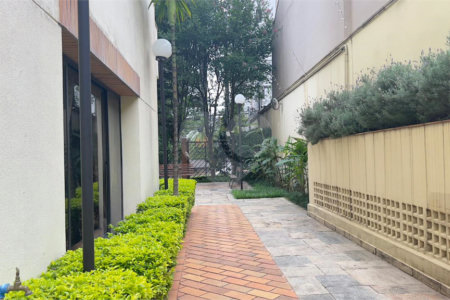 Apartamento à venda com 3 suítes em Cerqueira César, São Paulo, SP