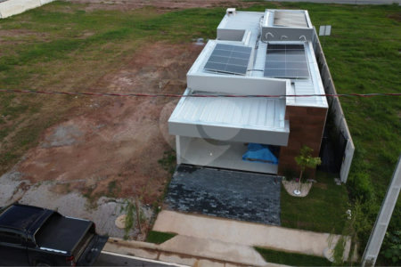 Casa à venda com 2 quartos, sendo 1 suíte, no condomínio Florais Esmeralda, Cuiabá - MT