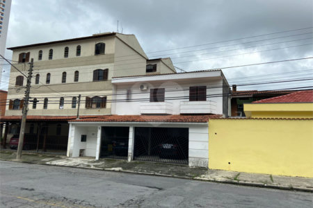 Casa à venda com 4 quartos, sendo 2 suítes, em Vila Mogilar, Mogi das Cruzes, SP