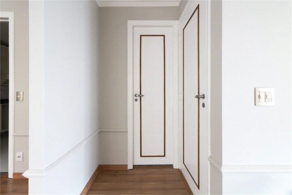 Apartamento à venda com 4 quartos, sendo 2 suítes,  em Vila Hamburguesa, São Paulo, SP