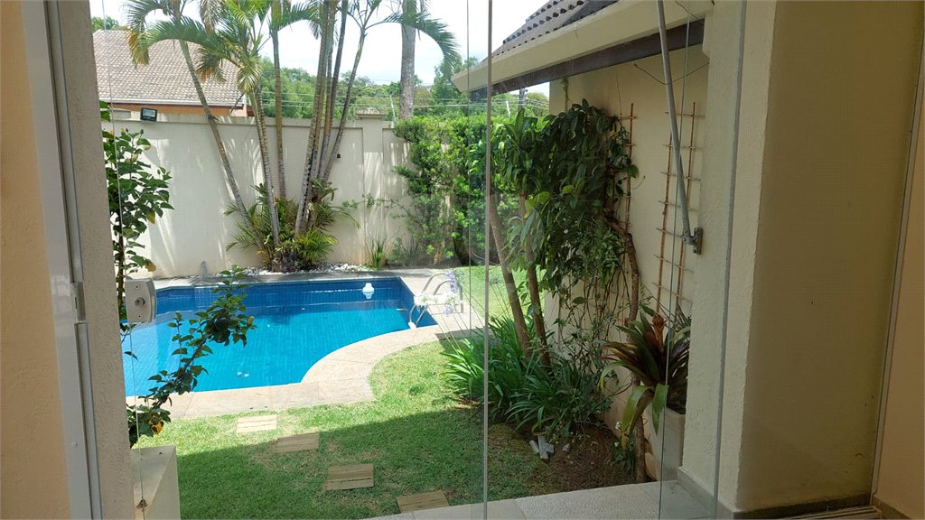 Casa à venda ou para alugar com 4 suítes no condomínio Vilaggio Monte Alegre, São Paulo - SP