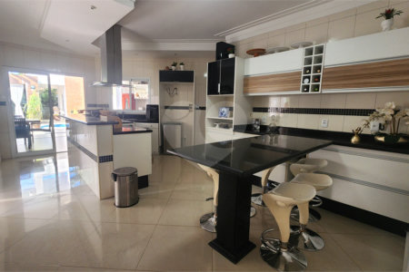 Casa à venda com 3 suítes no condomínio Vivendas do Lago, Sorocaba - SP