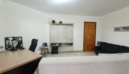 Apartamento à venda com 3 quartos, sendo 1 suíte,  em Jardim Guadalajara, Sorocaba, SP