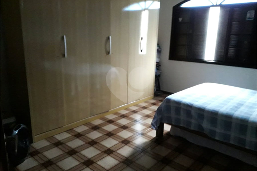 Sobrado à venda com 4 quartos em Tremembé, São Paulo, SP