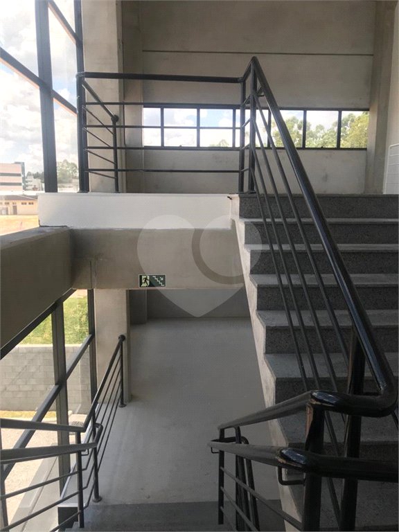 Galpão industrial com renda à venda em Cotia