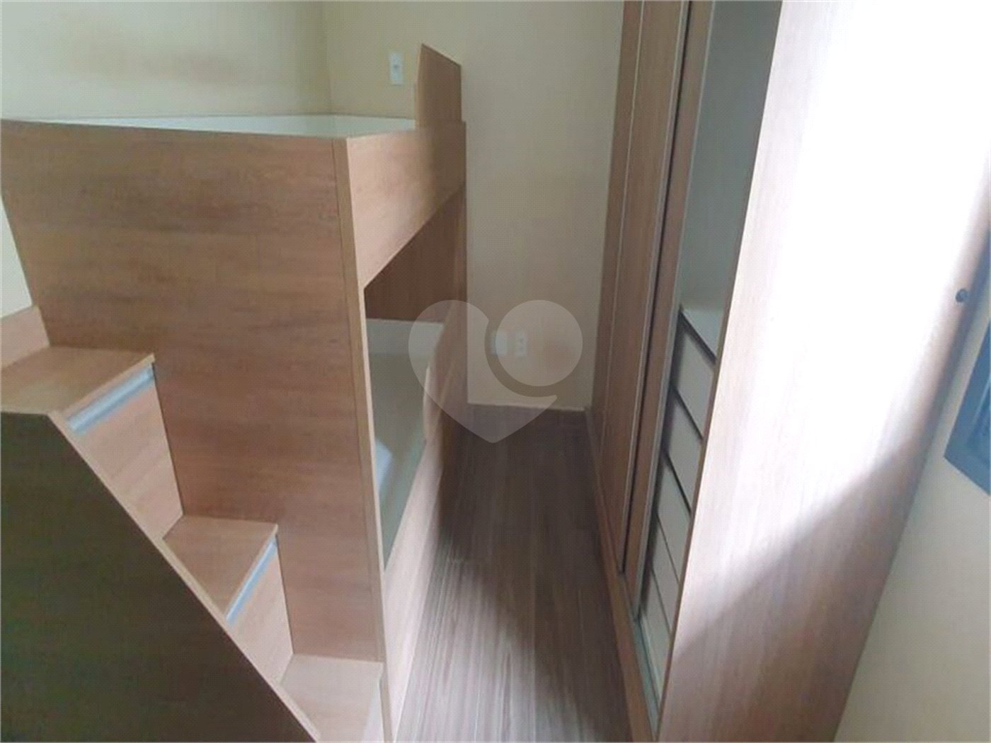 Casa à venda com 3 quartos, sendo 1 suíte, no condomínio Vila Paraty, Indaiatuba - SP