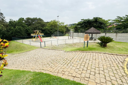 Casa à venda com 3 suítes no condomínio Residencial Delle Stelle, Louveira - SP