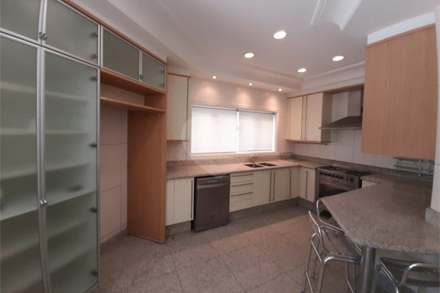 Casa à venda com 3 suítes no condomínio Chácara Francesa, São Paulo - SP