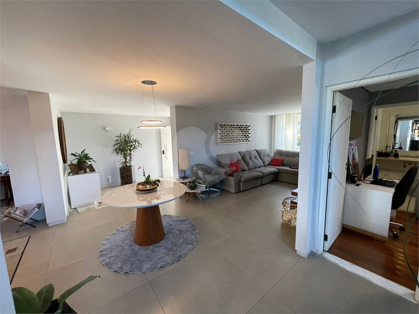 Casa à venda com 4 suítes no condomínio Fechado, São Paulo - SP
