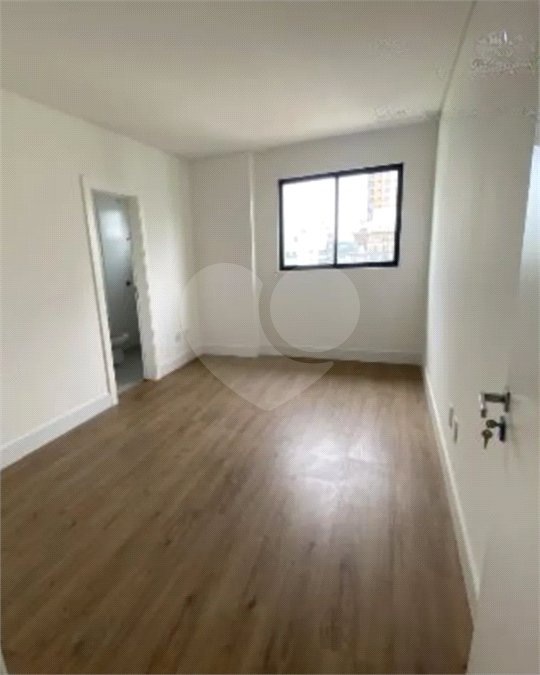 Apartamento à venda com 4 suítes em Meia Praia, Itapema, SC