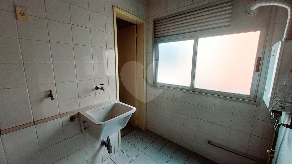 Apartamento à venda com 3 quartos, sendo 1 suíte, em Vila Olímpia, São Paulo, SP