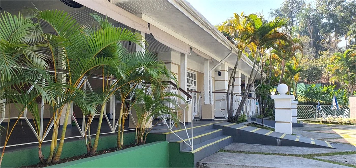 Casa à venda com 4 quartos, sendo 2 suítes, no condomínio Vila Panamericana, São Paulo - SP