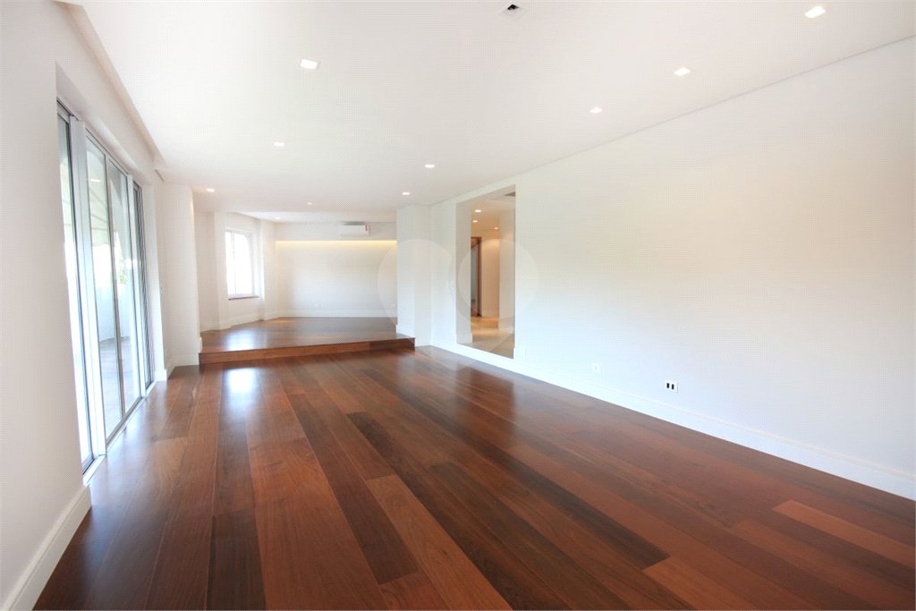 Apartamento para alugar com 3 quartos, sendo 1 suíte, em Granja Julieta, São Paulo, SP