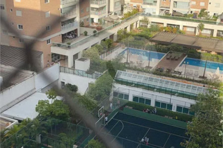 Apartamento na Mooca com 204 m² com vista maravilhosa, sendo 3 suítes e 4vagas.