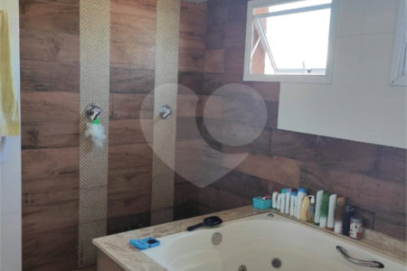 Casa à venda com 4 quartos, sendo 3 suítes,  no condomínio Aruã Brisas II, Mogi das Cruzes - SP
