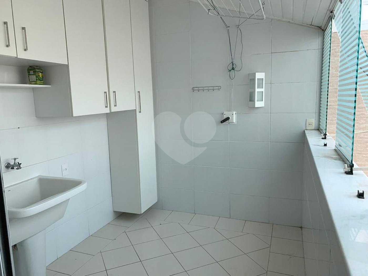 Casa à venda com 3 quartos, sendo 1 suíte,  no condomínio Vivaldi Residencial, Mogi das Cruzes - SP