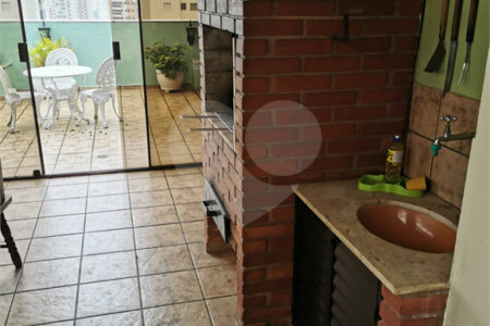 Cobertura à venda com 3 quartos em Vila Gumercindo, São Paulo, SP
