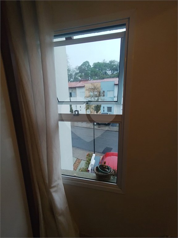 Casa à venda com 2 quartos, sendo 1 suíte, no condomínio Residencial Viva Vida, Cotia - SP
