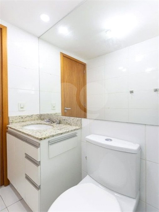 Apartamento à venda com 2 quartos, sendo 1 suíte, em Praça da Bandeira, Rio de Janeiro, RJ