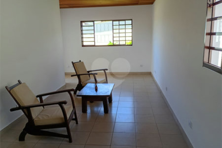 Casa Térrea à venda com 3 quartos em Guaxinduva, Atibaia, SP