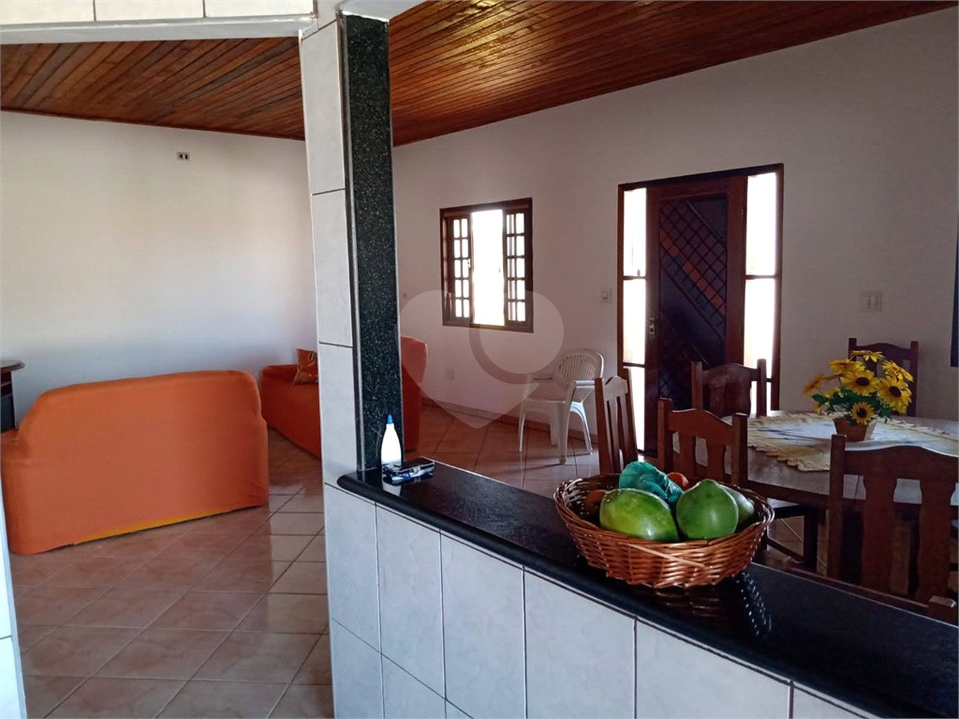 Chácara à venda com 3 quartos, sendo 1 suíte, no Centro, Porangaba, SP