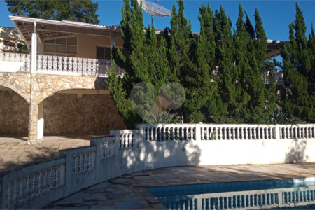 Casa à venda com 5 quartos, sendo 3 suítes,  no condomínio Estância Marambaia, Vinhedo - SP