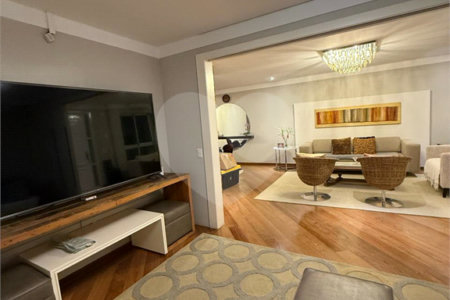 Casa à venda com 4 suítes no condomínio East Village, São Paulo - SP