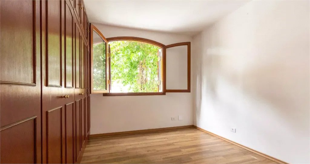 Casa à venda com 4 quartos, sendo 1 suíte,  em Vila Tiradentes, São Paulo, SP