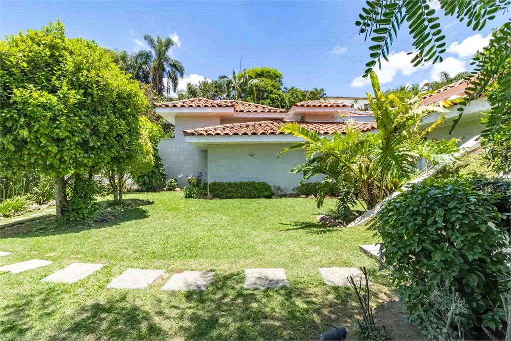 Casa à venda com 7 quartos, sendo 5 suítes, em Morumbi, São Paulo, SP