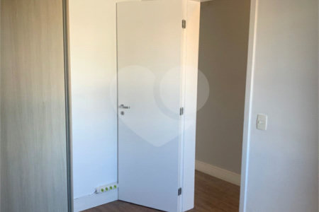 Apartamento à venda com 4 quartos, sendo 1 suíte,  em Chácara Califórnia, São Paulo, SP