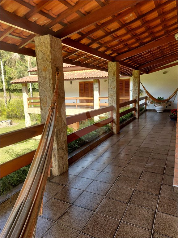 Sobrado à venda com 4 quartos, sendo 1 suíte, em Serra da Cantareira, Mairiporã, SP