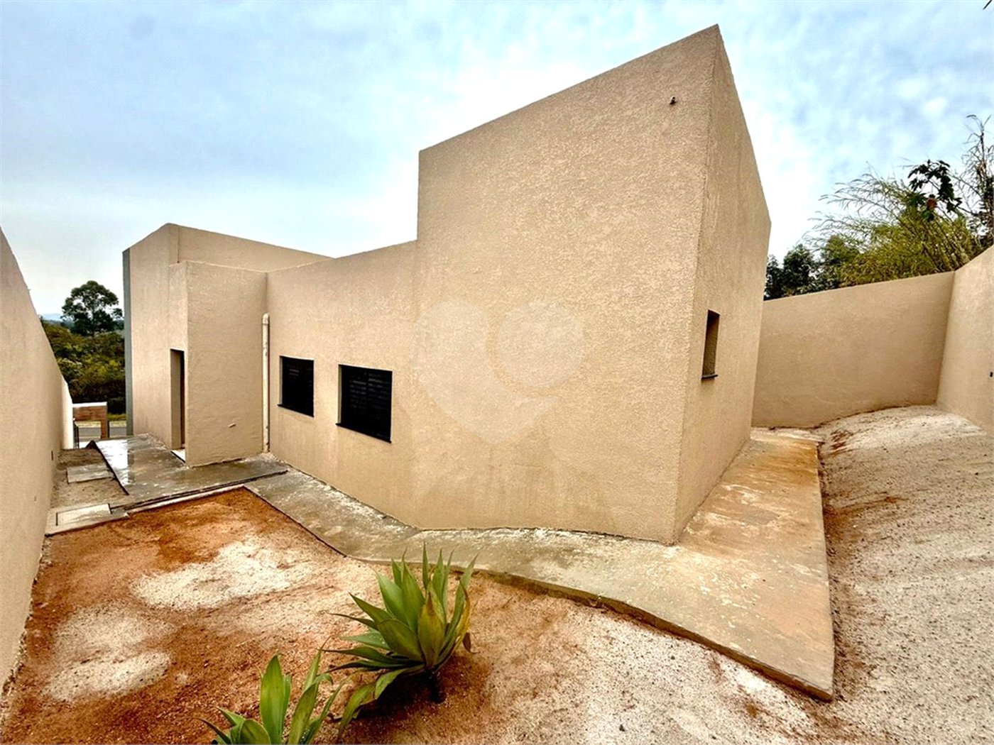 Casa à venda com 3 quartos, sendo 1 suíte,  em Loteamento Vale das Flores, Atibaia, SP