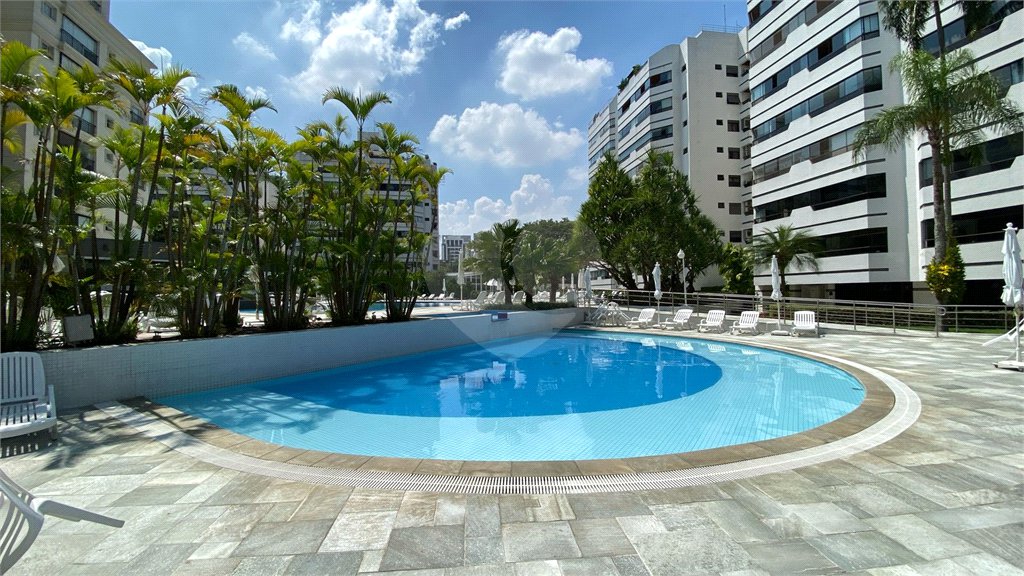 Apartamento para alugar com 3 suítes em Chácara Santo Antônio, São Paulo, SP