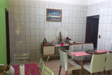 Casa à Venda no Jardim Hikare