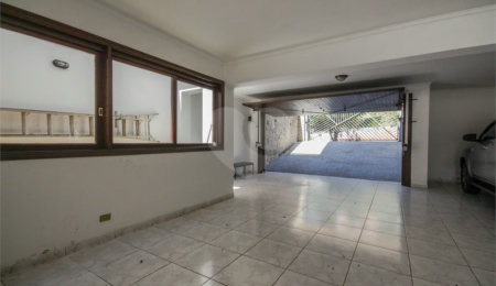 Casa à venda com 4 quartos, sendo 3 suítes,  em City América, São Paulo, SP