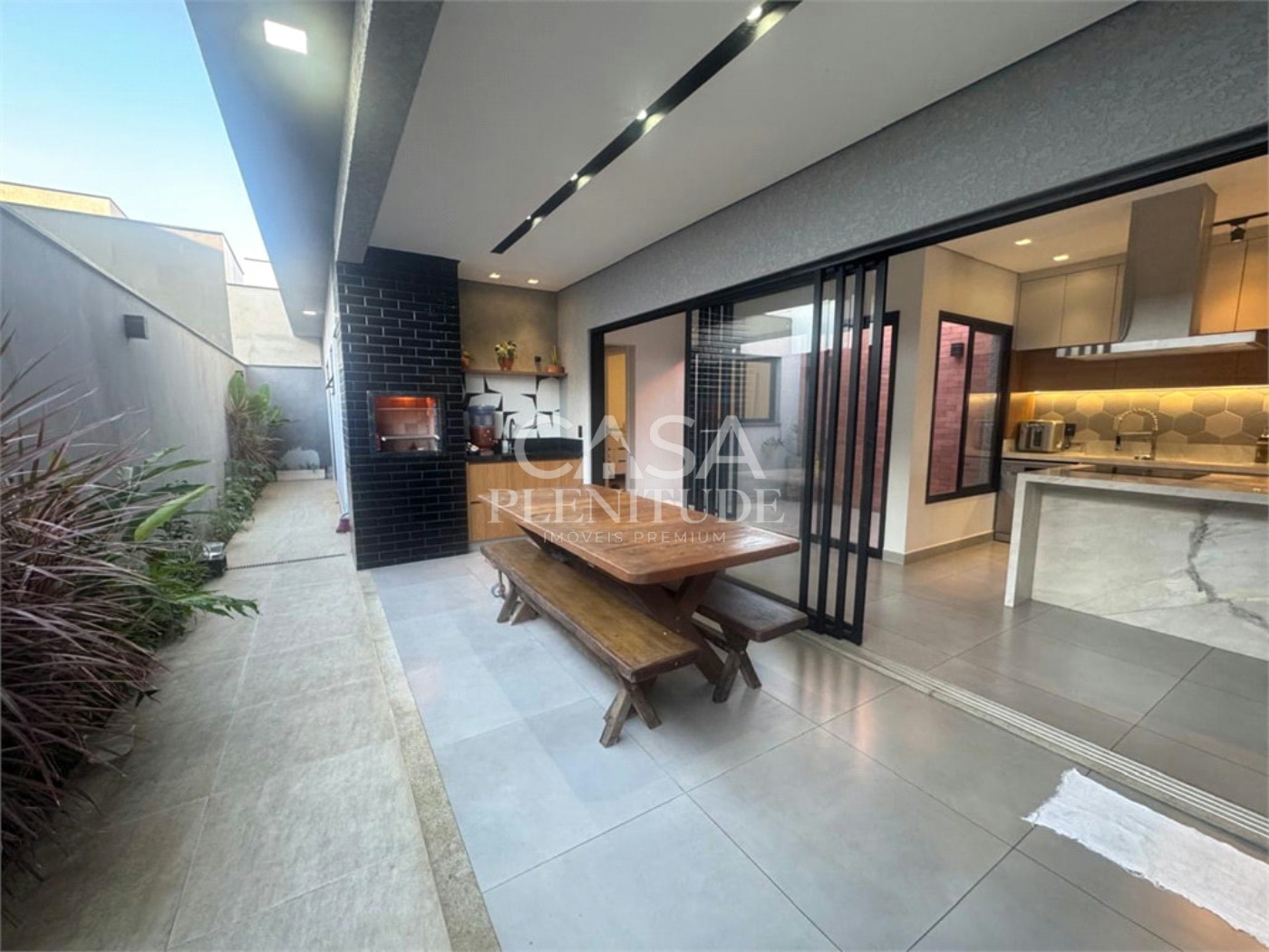 Casa em condomínio à venda com 3 quartos, sendo 1 suíte, em Wanel Ville, Sorocaba, SP