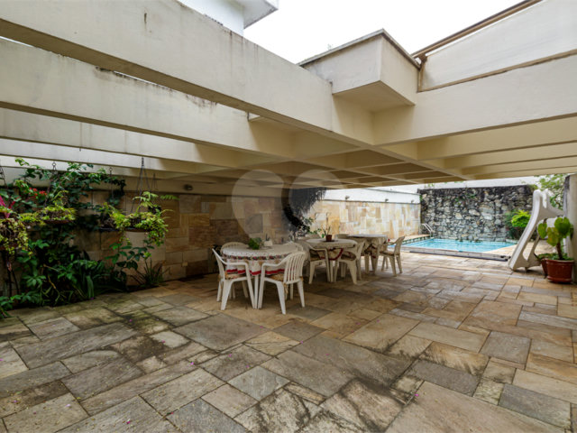 Casa de Vila para alugar com 4 quartos, sendo 1 suíte,  em Granja Julieta, São Paulo, SP