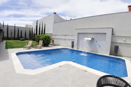 Casa à venda com 5 quartos, sendo 2 suítes, em Jardim das Roseiras, Araraquara, SP
