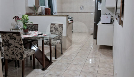 Sobrado à venda com 3 quartos, sendo 1 suíte,  em Parque Gerassi, Santo André, SP