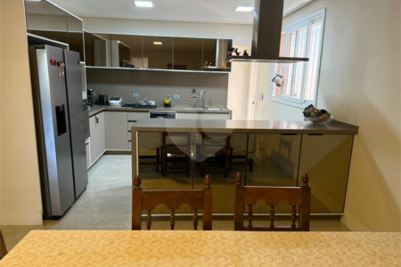 Sobrado à venda com 5 quartos, sendo 3 suítes, em Jardim Franca, São Paulo, SP