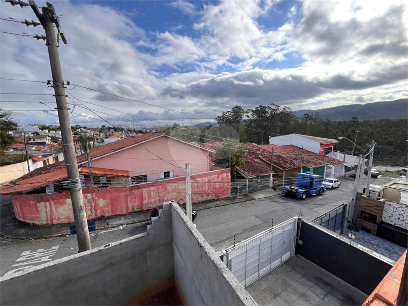 Casa à venda com 3 quartos, sendo 2 suítes, em Vila Suissa, Mogi das Cruzes, SP