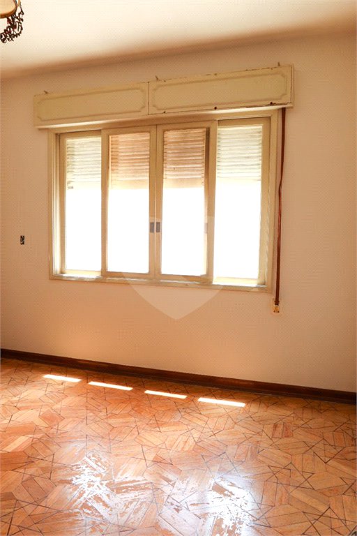 Casa à venda com 3 quartos no condomínio Paderewsky, São Paulo - SP
