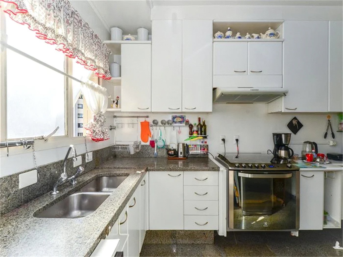Apartamento à venda com 3 suítes em Vila Suzana, São Paulo, SP