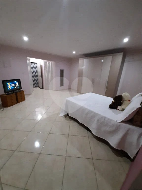 Sobrado à venda com 4 quartos, sendo 1 suíte, em Tremembé, São Paulo, SP